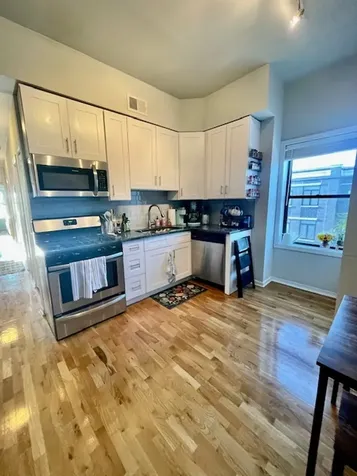 3359 North Southport Avenue Chicago IL 60657