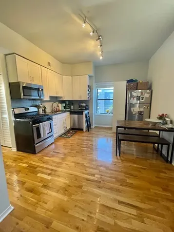 3359 North Southport Avenue Chicago IL 60657