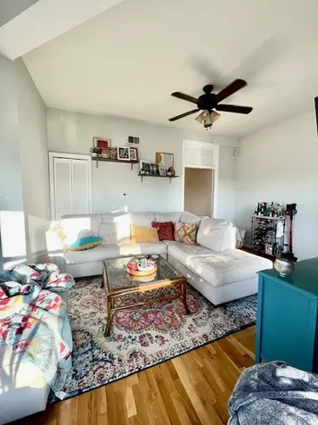 3359 North Southport Avenue Chicago IL 60657