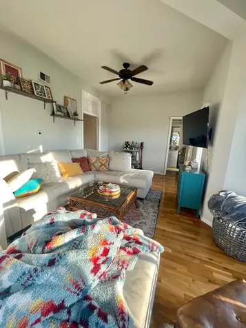 3359 North Southport Avenue Chicago IL 60657