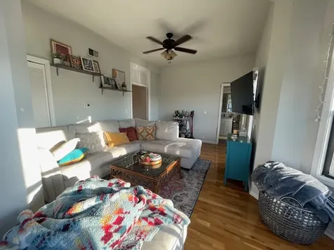 3359 North Southport Avenue Chicago IL 60657