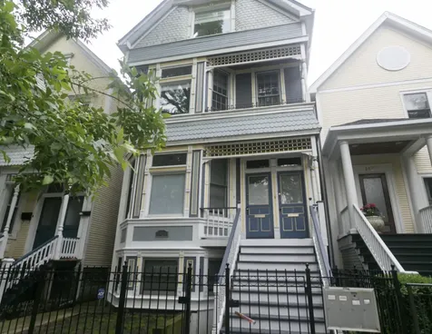 1425 West Henderson Street Chicago IL 60657