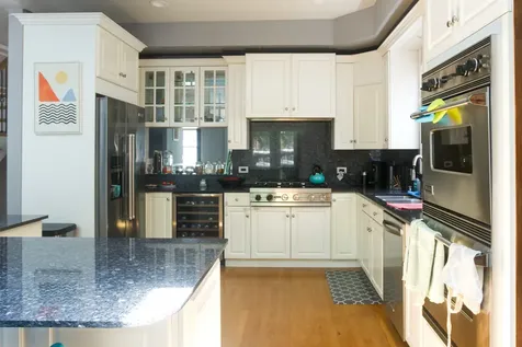 1425 West Henderson Street Chicago IL 60657