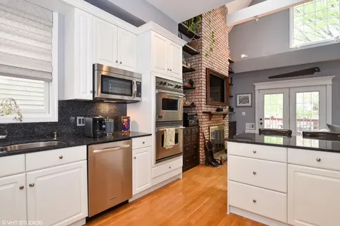 1425 West Henderson Street Chicago IL 60657