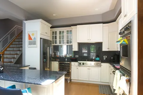 1425 West Henderson Street Chicago IL 60657