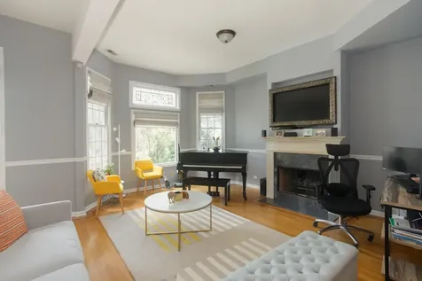 1425 West Henderson Street Chicago IL 60657