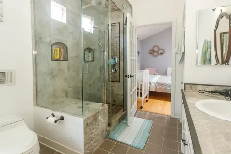 1425 West Henderson Street Chicago IL 60657