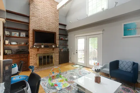 1425 West Henderson Street Chicago IL 60657