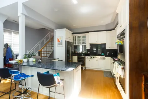 1425 West Henderson Street Chicago IL 60657