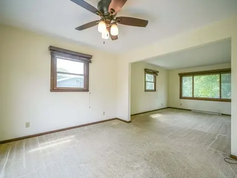 943 North Crest Court Byron IL 61010