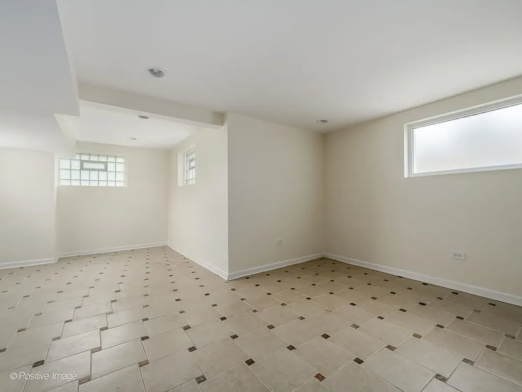 5002 North Central Park Avenue Chicago IL 60625