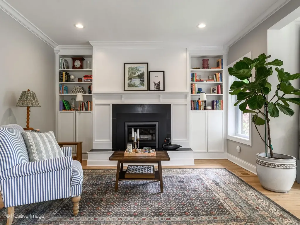 5002 North Central Park Avenue Chicago IL 60625