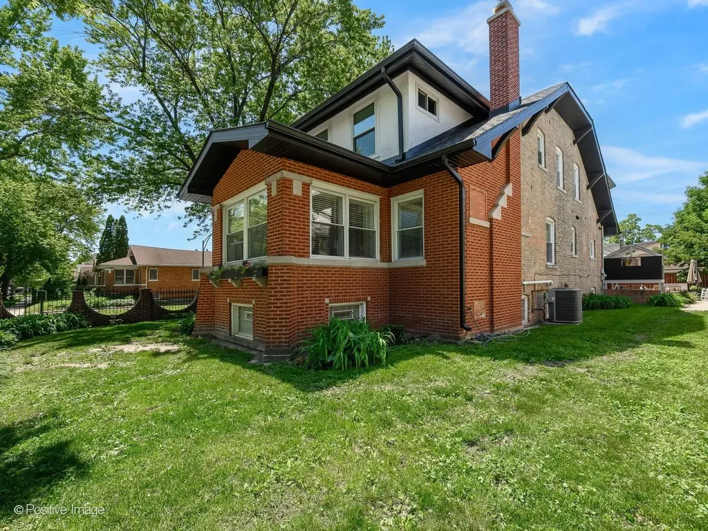 5002 North Central Park Avenue Chicago IL 60625