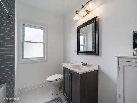 5002 North Central Park Avenue Chicago IL 60625