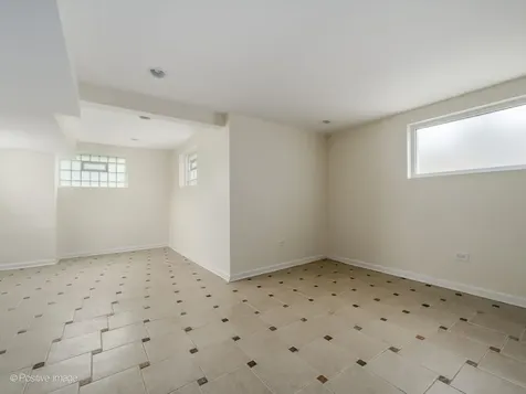5002 North Central Park Avenue Chicago IL 60625