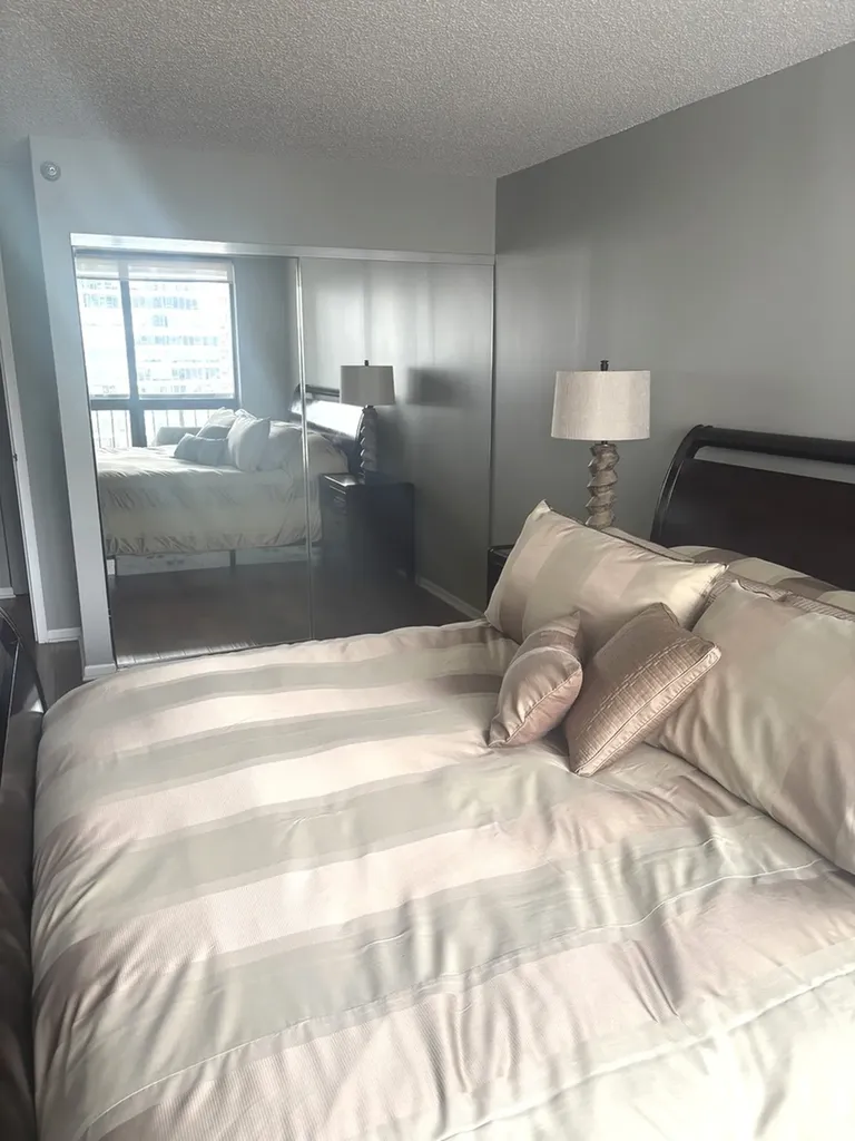 33 West Delaware Place Chicago IL 60610