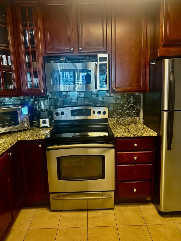 33 West Delaware Place Chicago IL 60610
