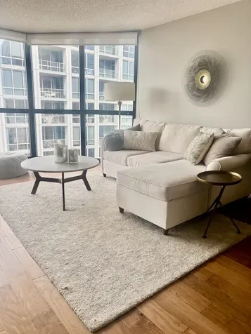 33 West Delaware Place Chicago IL 60610