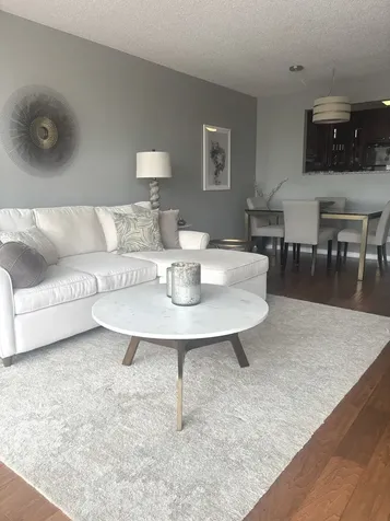 33 West Delaware Place Chicago IL 60610