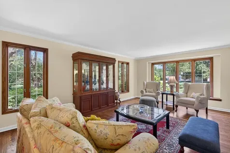 38 Forest Hills Road Lake Bluff IL 60044