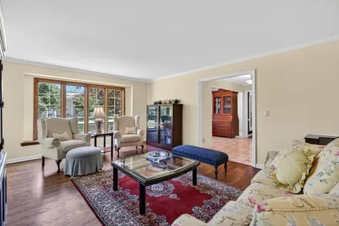 38 Forest Hills Road Lake Bluff IL 60044
