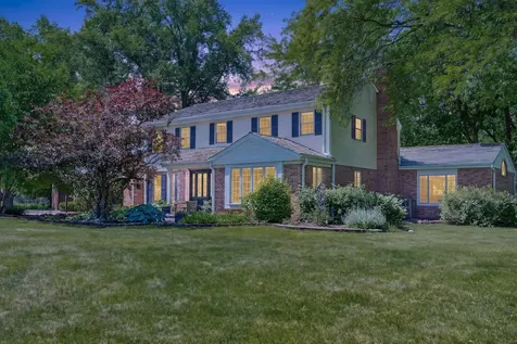 38 Forest Hills Road Lake Bluff IL 60044