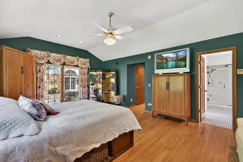 38 Forest Hills Road Lake Bluff IL 60044