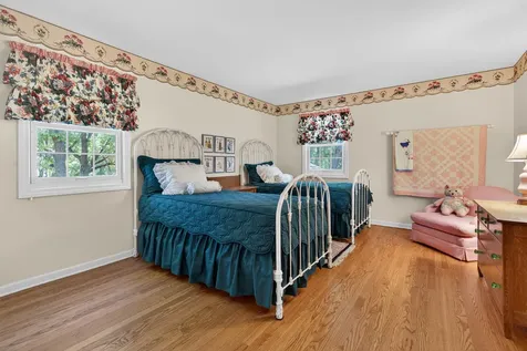 38 Forest Hills Road Lake Bluff IL 60044