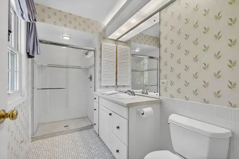 38 Forest Hills Road Lake Bluff IL 60044