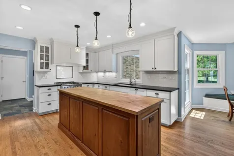38 Forest Hills Road Lake Bluff IL 60044