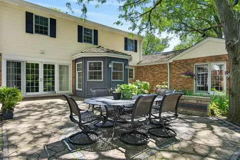 38 Forest Hills Road Lake Bluff IL 60044