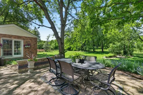 38 Forest Hills Road Lake Bluff IL 60044