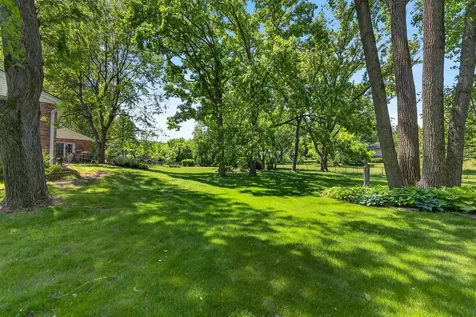 38 Forest Hills Road Lake Bluff IL 60044