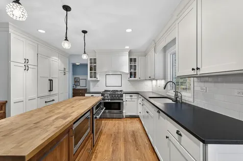 38 Forest Hills Road Lake Bluff IL 60044