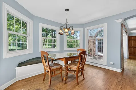 38 Forest Hills Road Lake Bluff IL 60044