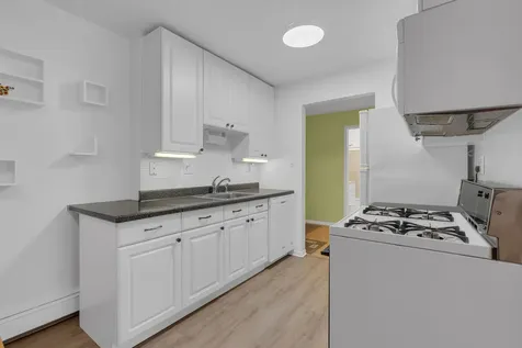8905 Knight Avenue Des Plaines IL 60016