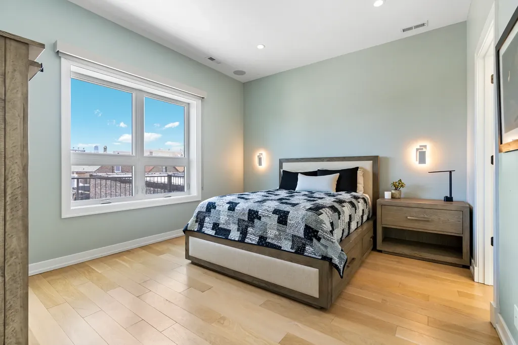 1525 North Bosworth Avenue Chicago IL 60642