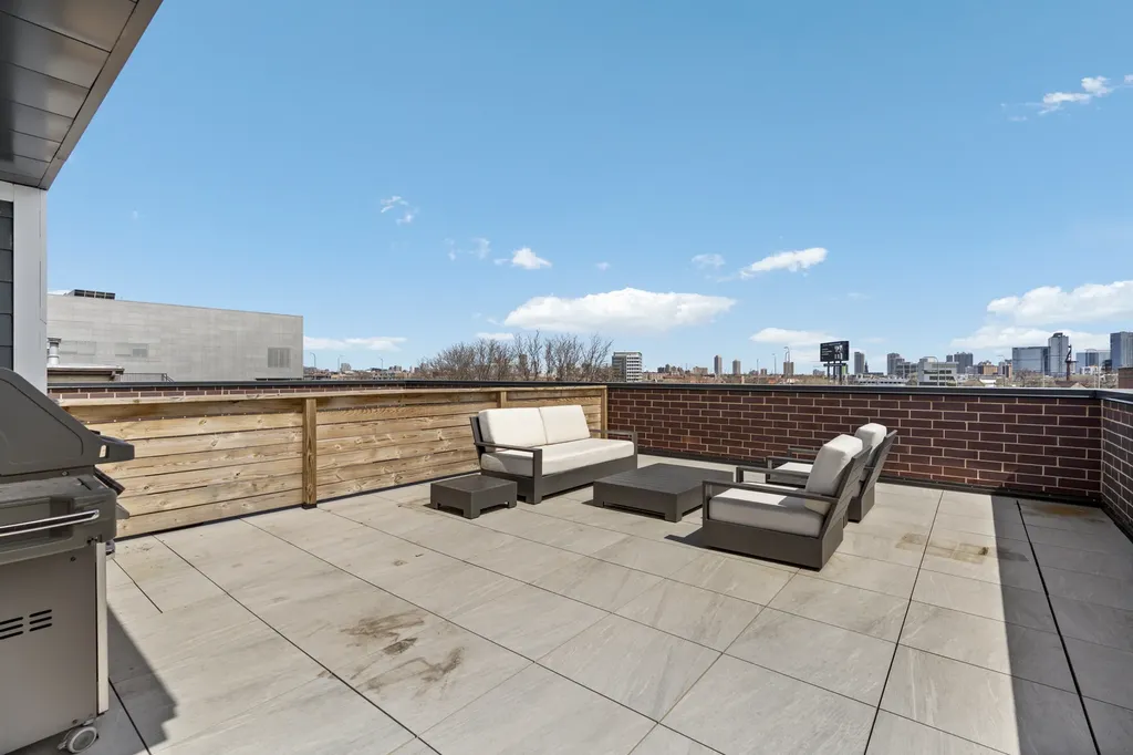 1525 North Bosworth Avenue Chicago IL 60642