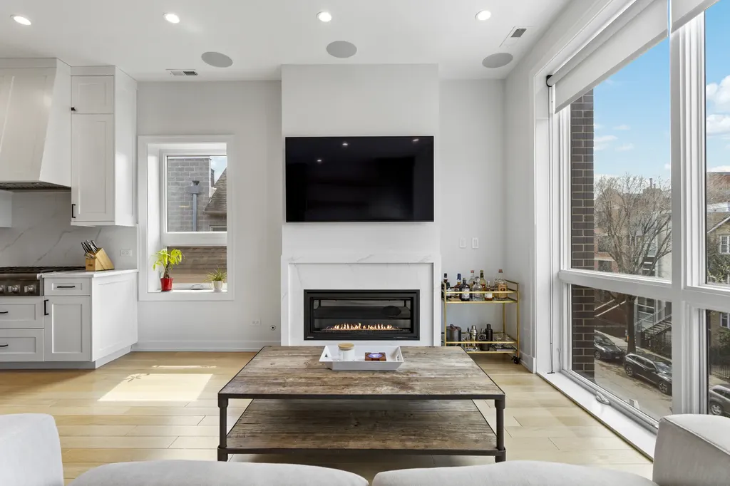 1525 North Bosworth Avenue Chicago IL 60642