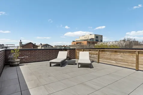1525 North Bosworth Avenue Chicago IL 60642