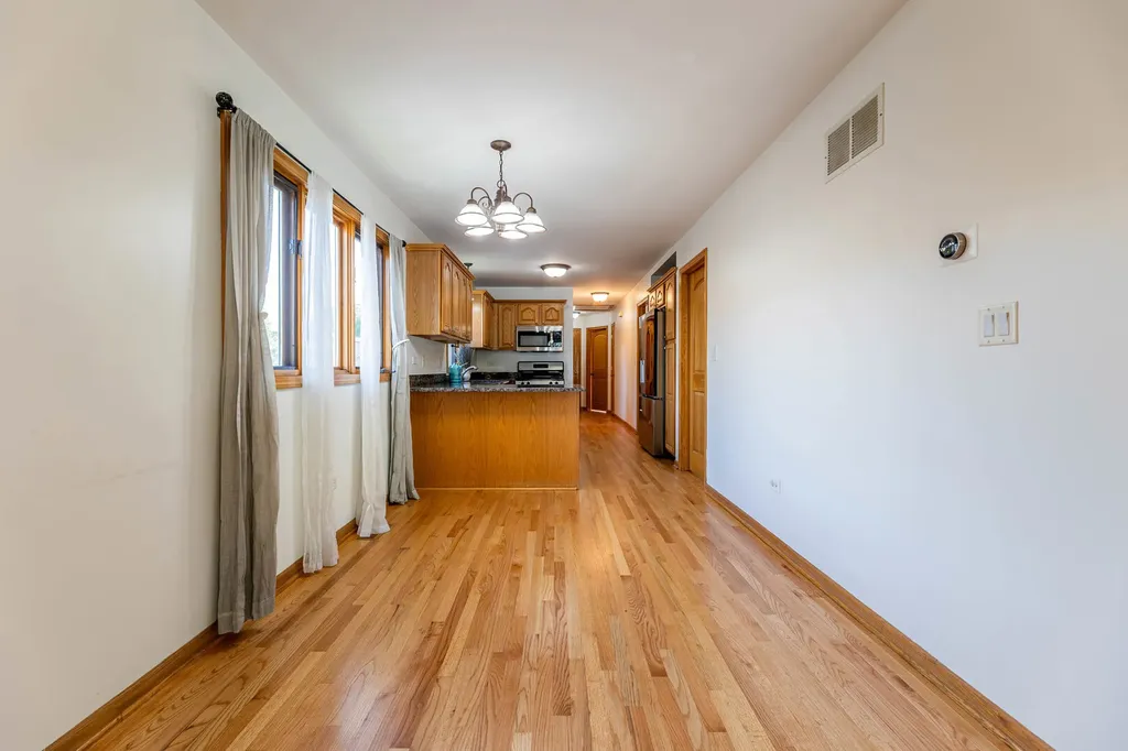 4827 South Linder Avenue Chicago IL 60638