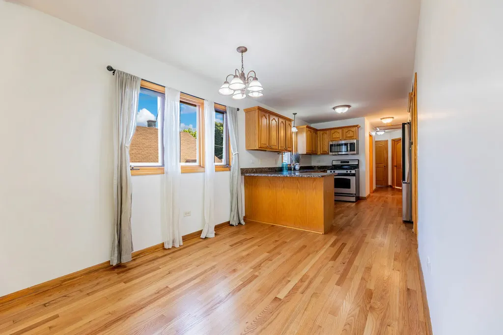 4827 South Linder Avenue Chicago IL 60638