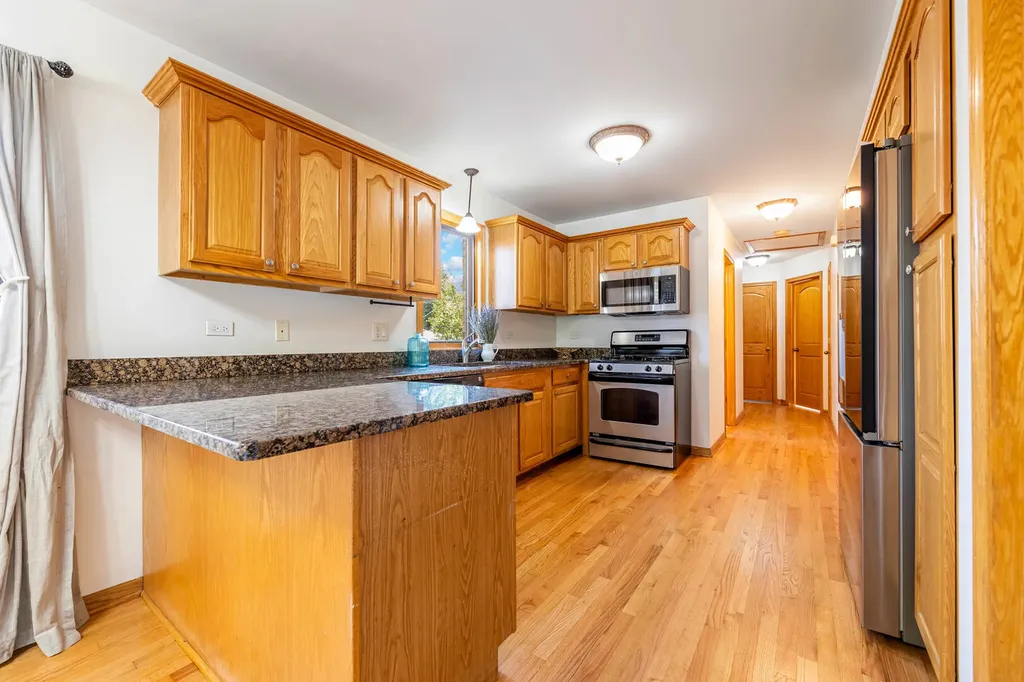 4827 South Linder Avenue Chicago IL 60638