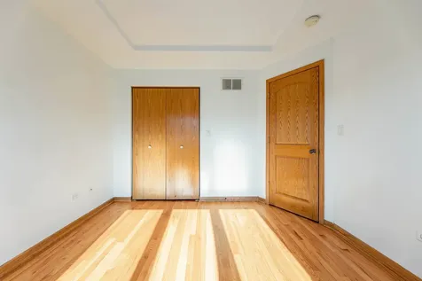 4827 South Linder Avenue Chicago IL 60638