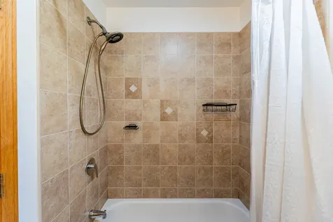 4827 South Linder Avenue Chicago IL 60638