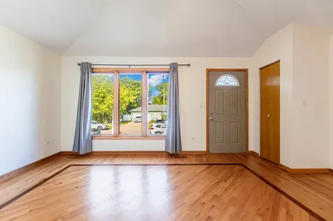 4827 South Linder Avenue Chicago IL 60638