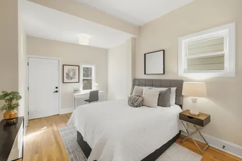 3053 North Seminary Avenue Chicago IL 60657