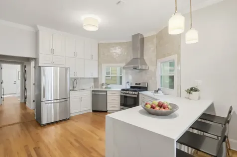 3053 North Seminary Avenue Chicago IL 60657