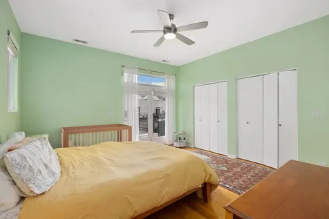 945 North Honore Street Chicago IL 60622