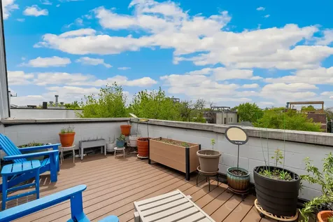 945 North Honore Street Chicago IL 60622